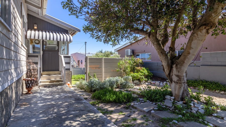 3 Bedroom Property for Sale in De Kelders Western Cape